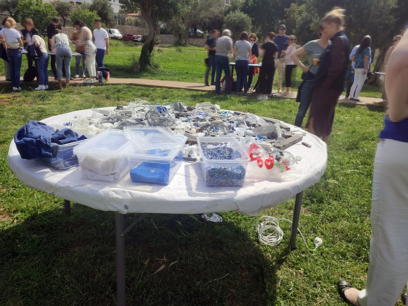 Group CSR project transforming trash into environmental awareness art